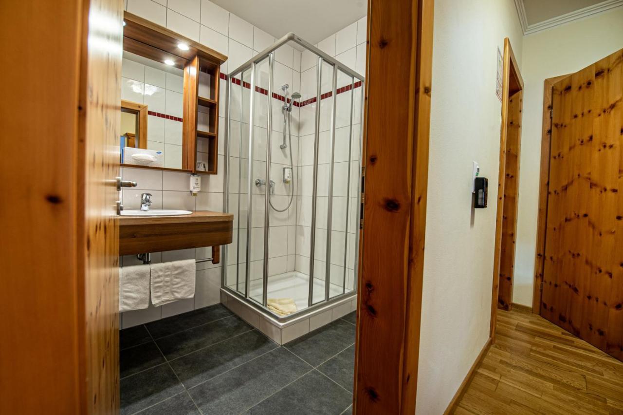 Hotel Raunig Бад Клайнкирххайм Екстериор снимка