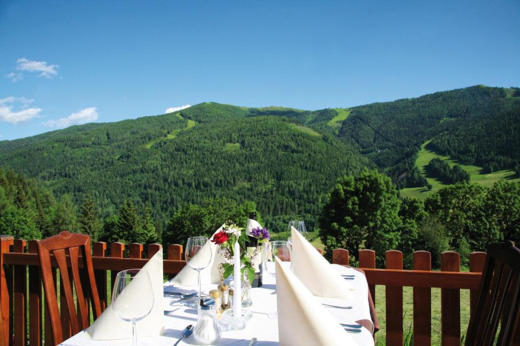 Hotel Raunig Бад Клайнкирххайм Екстериор снимка